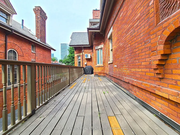 510 Jarvis St #6 — Photo 1
