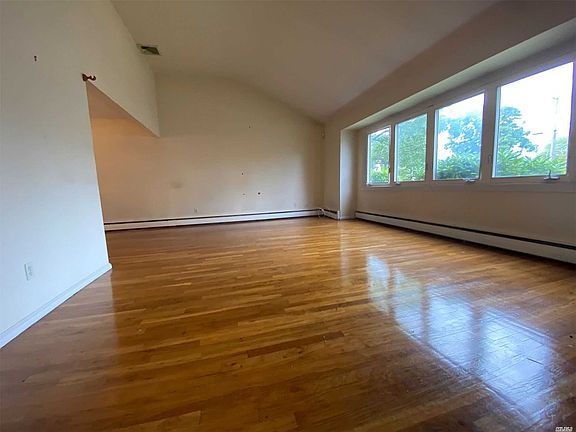 5th image of 1249 Village Ave