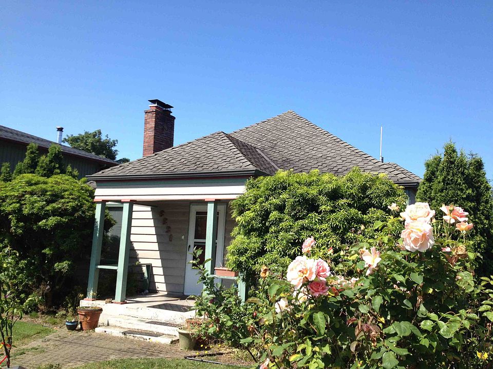 2nd image of 8831 8th Ave NE