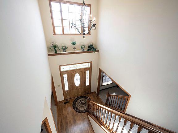 5th image of 1098 Forest Glen Dr