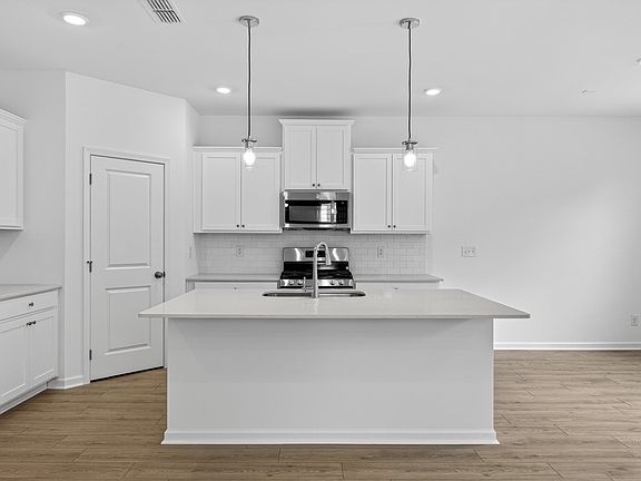 3rd image of 222 Groveton Ct