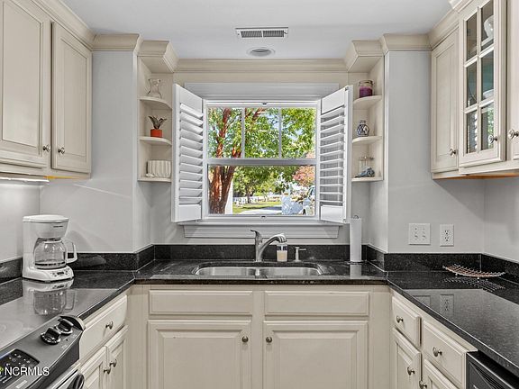 5th image of 1312 Ann Street #2