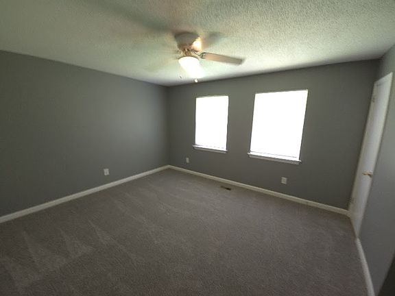 4th image of 4986 Saginaw Ln