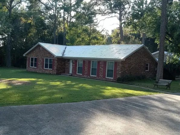 811 Lakeshore Rd, Pelham, GA 31779