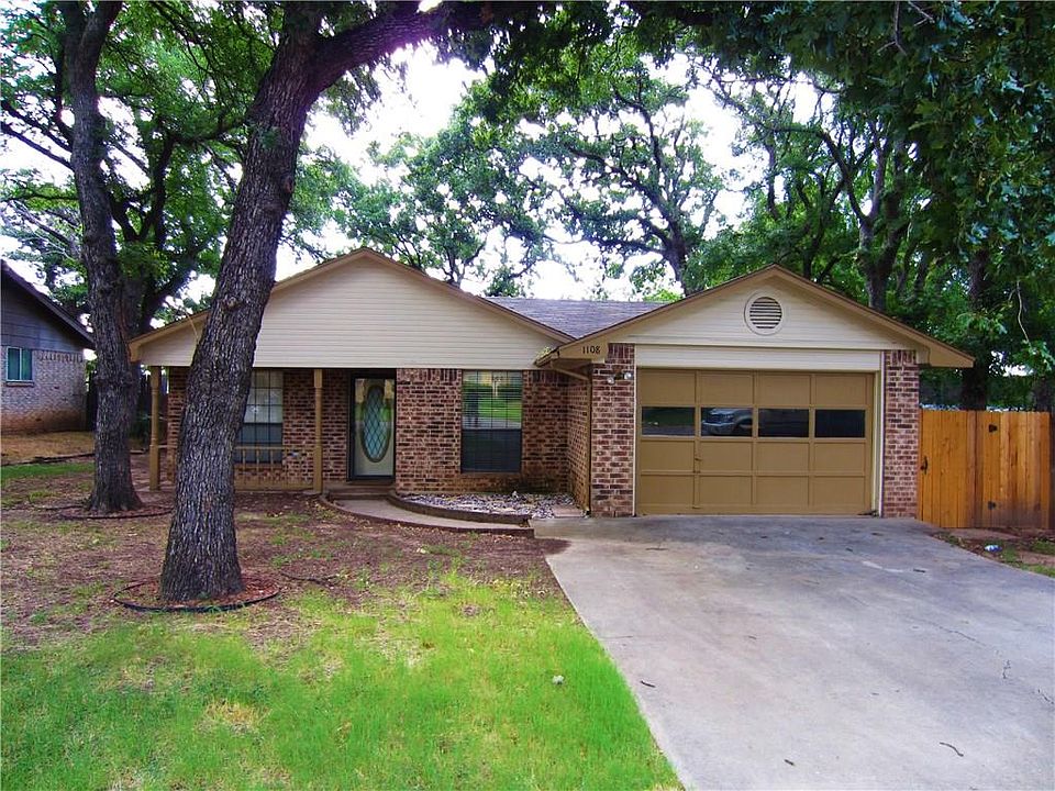1st image of 1108 Pin Oak Dr