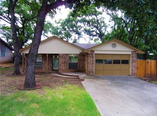 1108 Pin Oak Dr, Denton, TX 76209