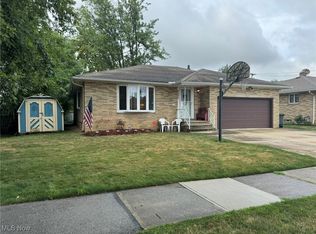 9893 Richard Dr, Brooklyn, OH