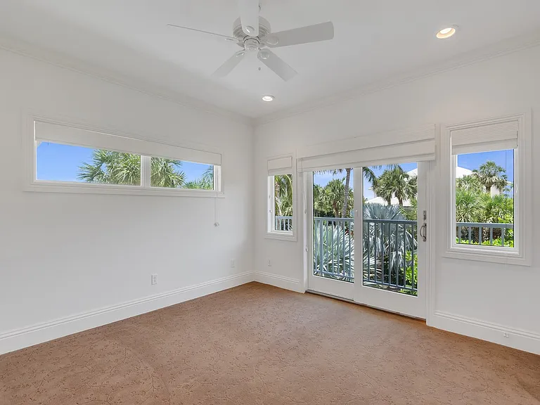 1575 Shorelands Dr E — Photo 24