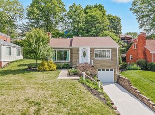 821 Macarthur Dr, Pittsburgh, PA 15228