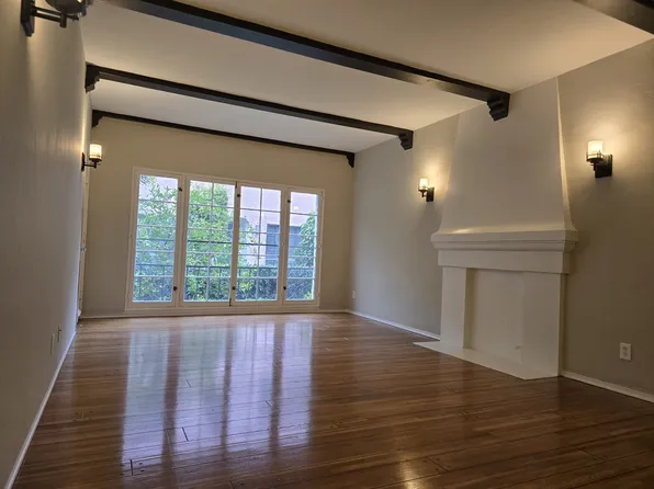 650 S Cloverdale Ave #8, Los Angeles, CA 90036