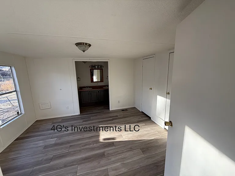 901 N Auburn Ave #17 — Photo 2