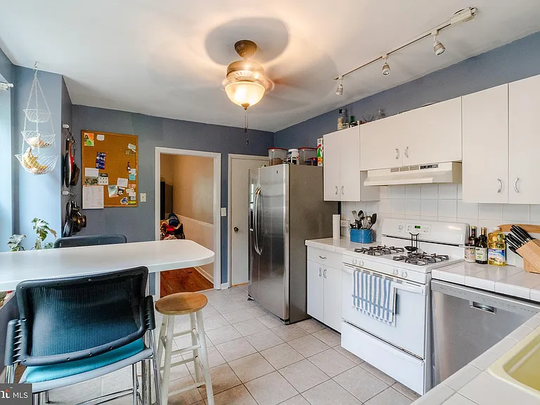 456 Lyceum Ave — Photo 10