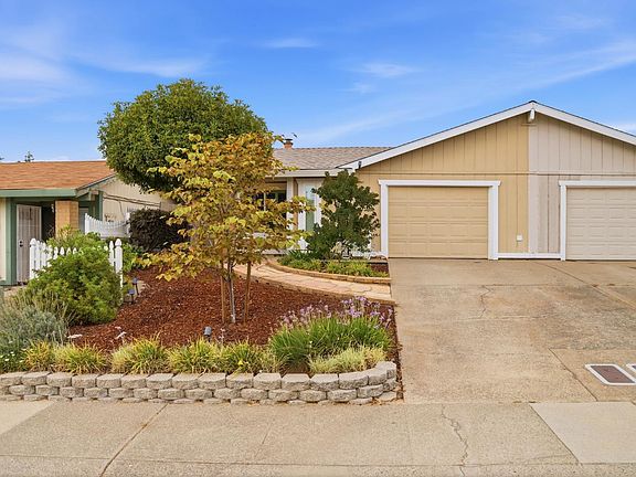 3rd image of 506 Hyacinth Ct #A