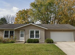 334 S Hawthorne St, Elgin, IL 60123