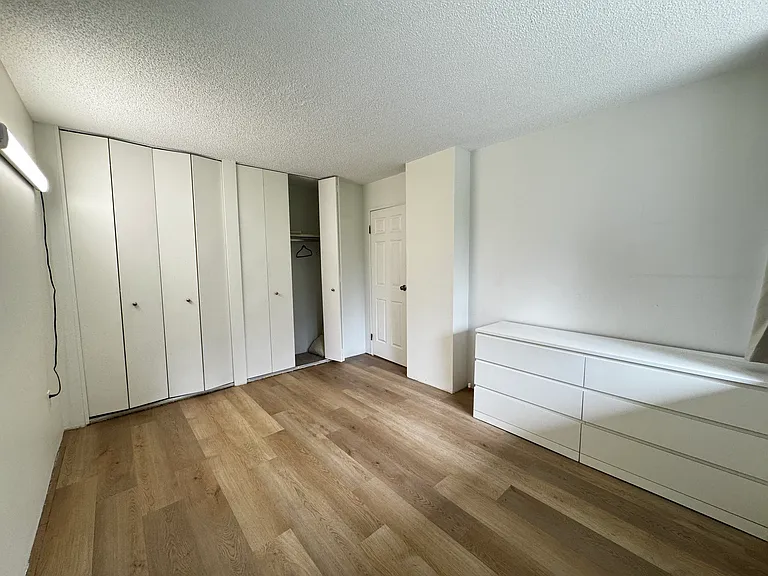 2008 Fullerton Ave #404 — Photo 12