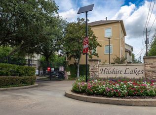8810 Lakeshore Bend Dr, Houston, TX 77080