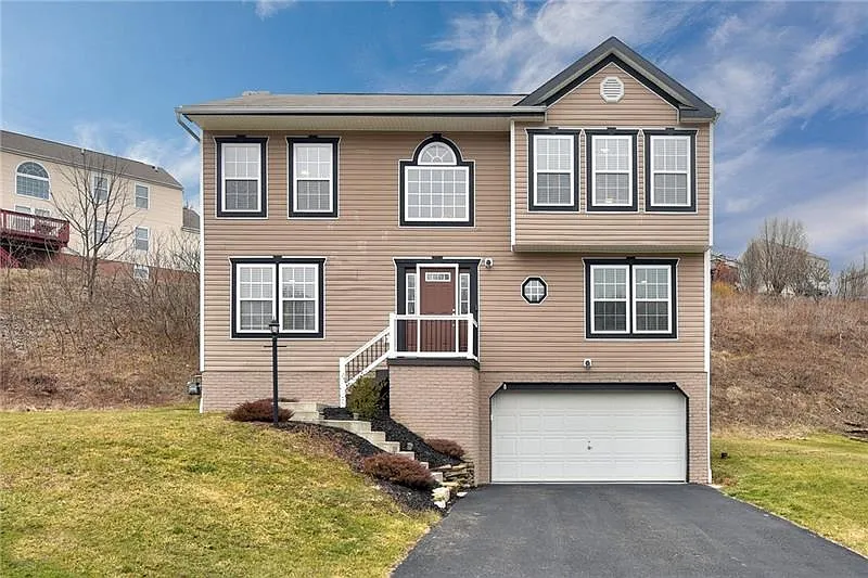1305 Sandstone Dr photo 1