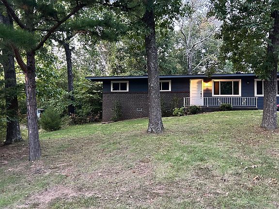 3rd image of 2 Powick Ln