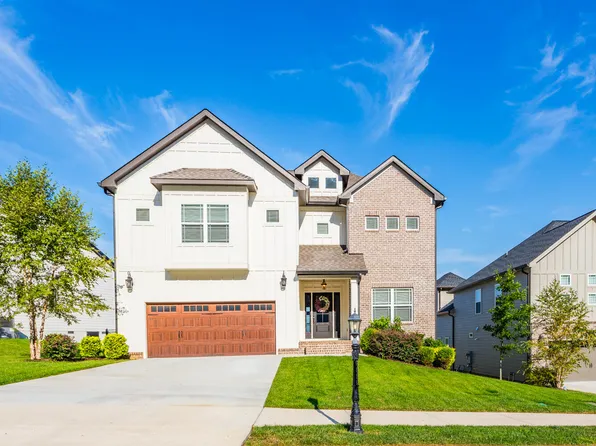 9826 Trestle Cir, Ooltewah, TN 37363