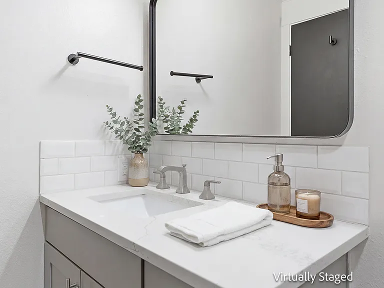 2626 E Madison St #1 — Photo 23