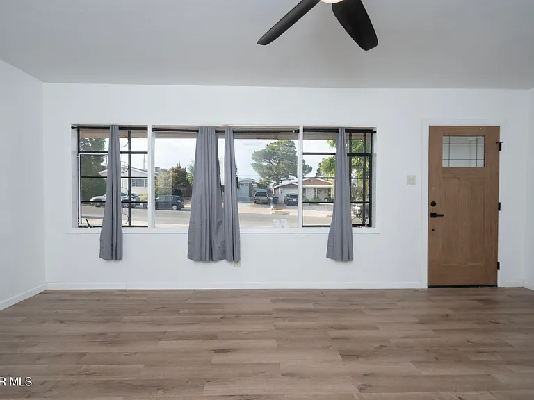 4016 Titanic Ave — Photo 5
