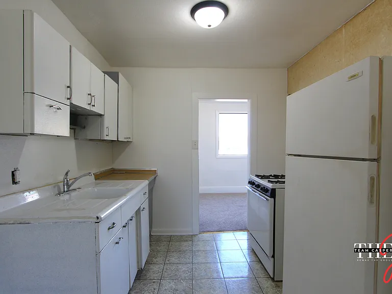 1011 E B St #1 — Photo 7