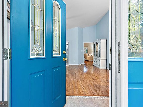 3rd image of 36 Capetown Rd