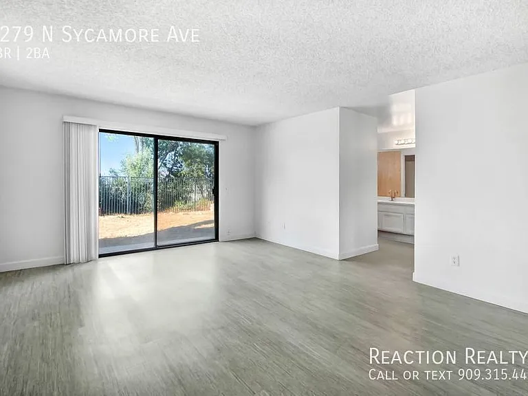 2279 N Sycamore Ave — Photo 6