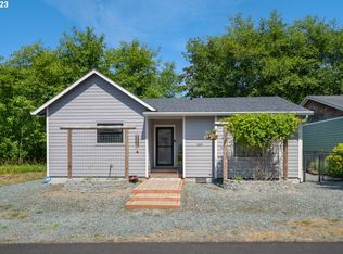 360 N Juniper Ct, Rockaway Beach, OR