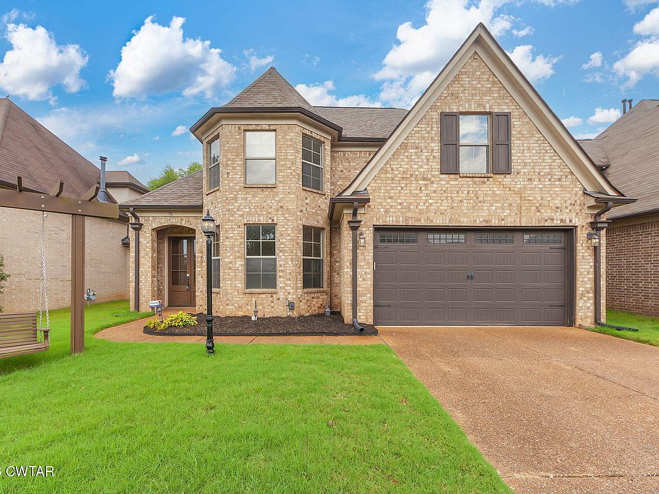 1st image of 70 Birch Springs Dr