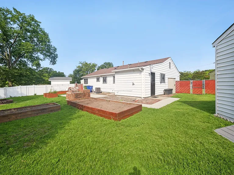 2504 Tait Ct — Photo 7