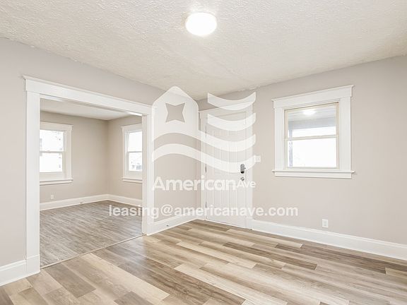 1457702_003_living_room_5.jpg