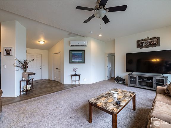 4th image of 122 Doty Street