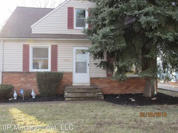 4984 Henry St, Garfield Heights, OH 44125