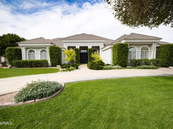 302 S TUCANA Court, Gilbert, AZ 85296