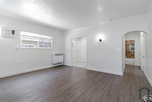 1st image of 1932 W 25th St #2