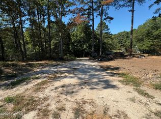 15 Ebenezer Rd, Lexington, TN 38351