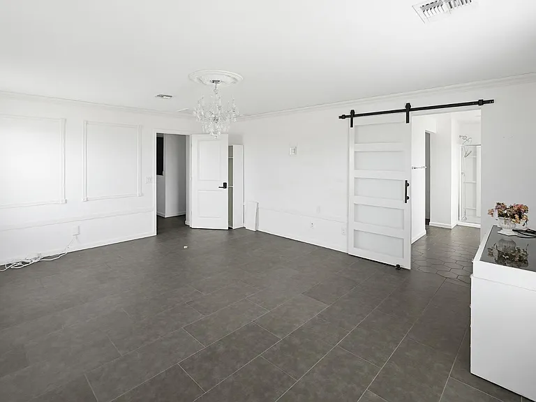 6815 W Encinas Ln — Photo 4