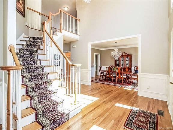 3rd image of 330 Paxton Way