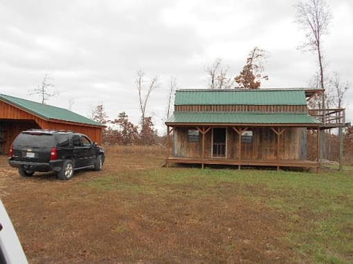 4th image of 21464 Hunter Dr