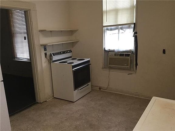 4th image of 329 Academy Ave APT A