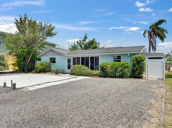 832 Seabreeze Dr, Ruskin, FL 33570