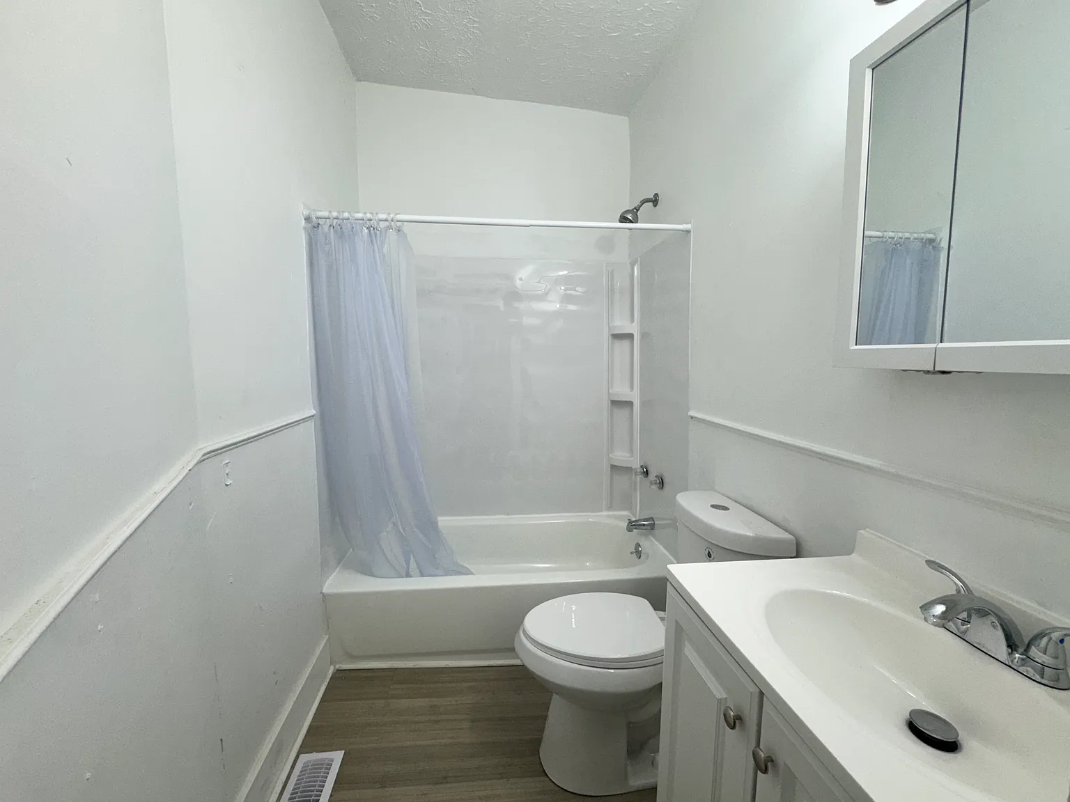 3 bed, $1,380 — Photo 4