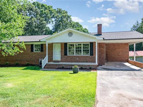 4120 Brown Oaks Rd, Randleman, NC 27317