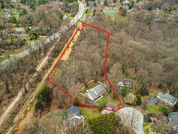 2nd image of 1866 Lynnfield Dr