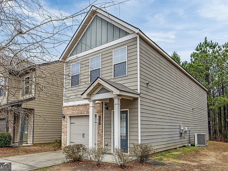 4497 Ravenwood Dr — Photo 2