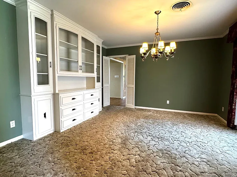 809 Atlow Dr — Photo 3