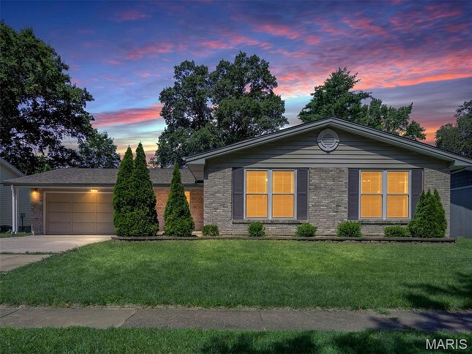 1st image of 343 Turfwood Dr