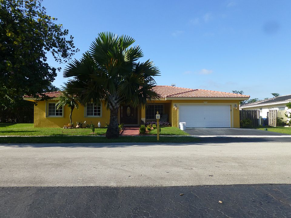 1st image of 451 Lake Tree Dr