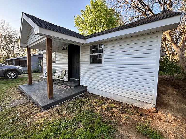 308 Cottonwood St — Photo 2